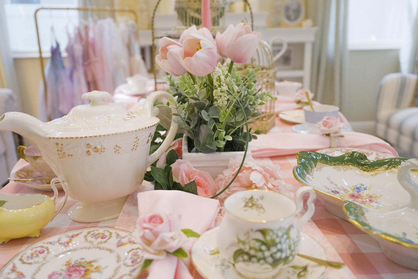 Artificial tulip centerpiece